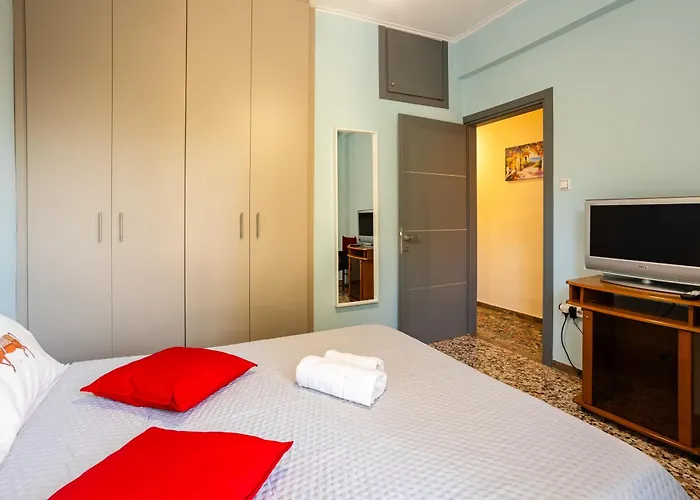 Avia Seaview Getaway - Konstantina's Hidden Haven Kalamata